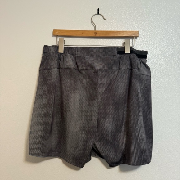 lululemon - Surge Lined Grey Pattern Running Short 6" Inseam - Mens XXL - Picture 5 of 16